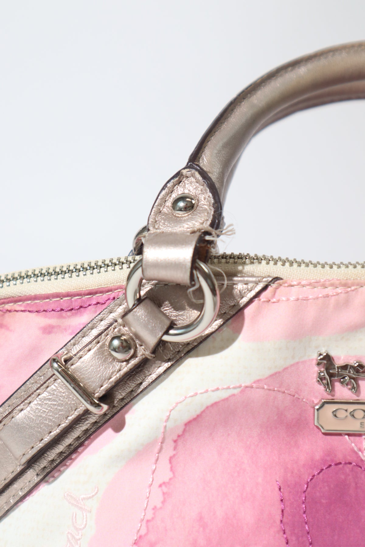 Coach Madeline Mini Tote in Braun mit goldfarbenem Drehverschluss – F12463