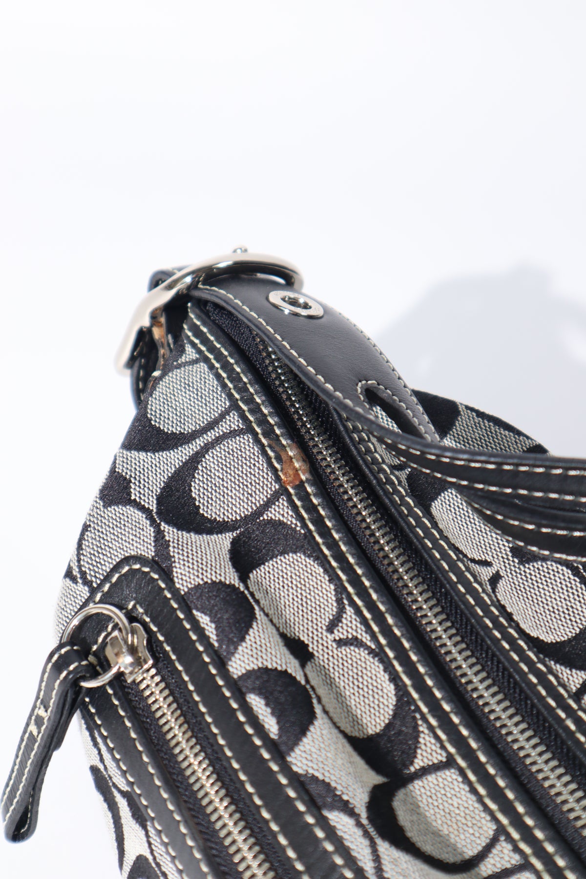 Coach Y2K East West Demi-Schultertasche aus Signature Canvas in Schwarz/Grau (9363)