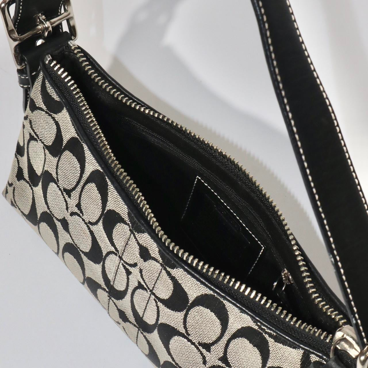 Coach Vintage 2004 Baguette Shoulder Bag in Black & Grey (8K01)