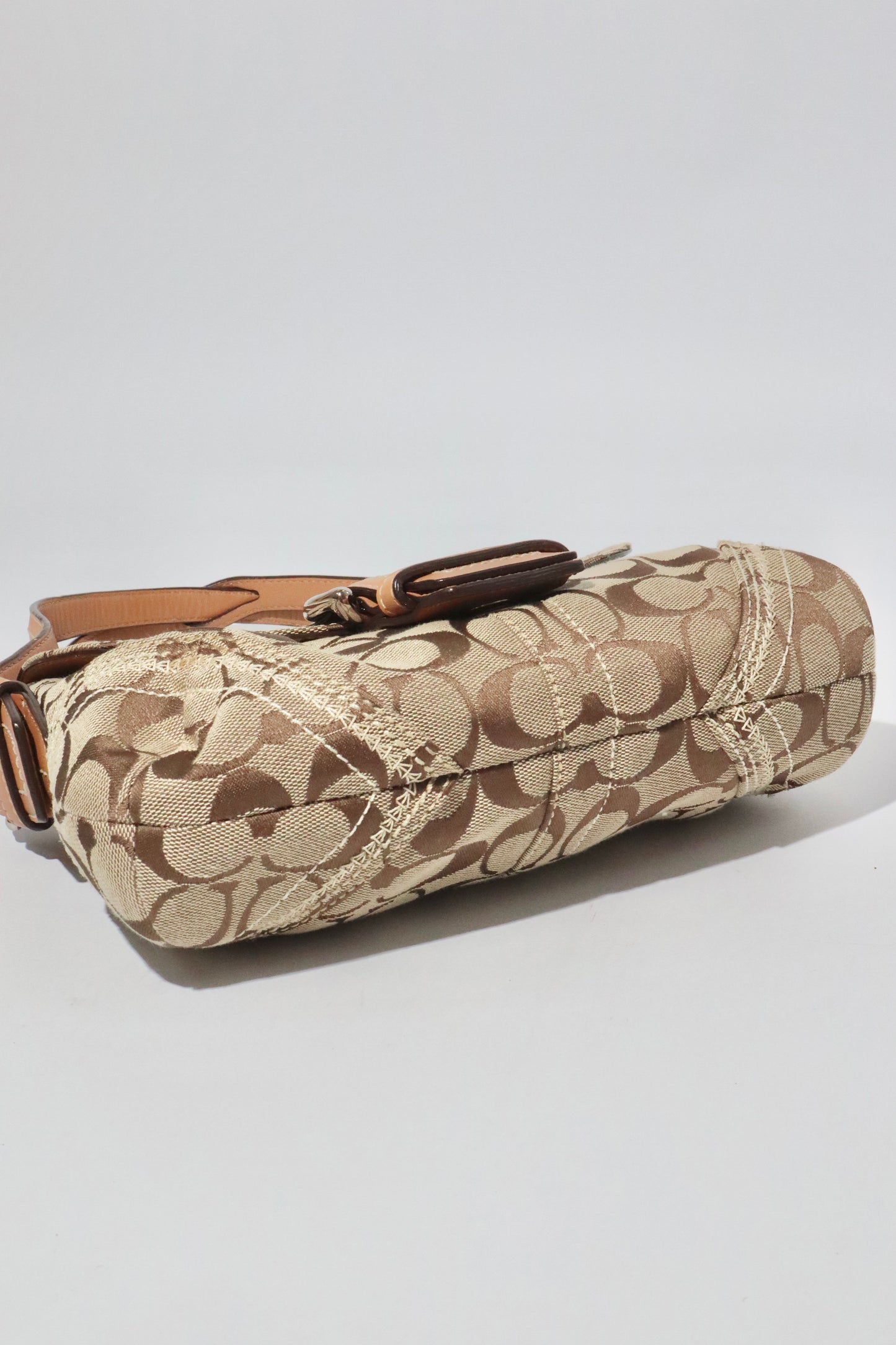 Coach Vintage 2007 Y2K Soho Belt Shoulder Bag in Tan - 100602