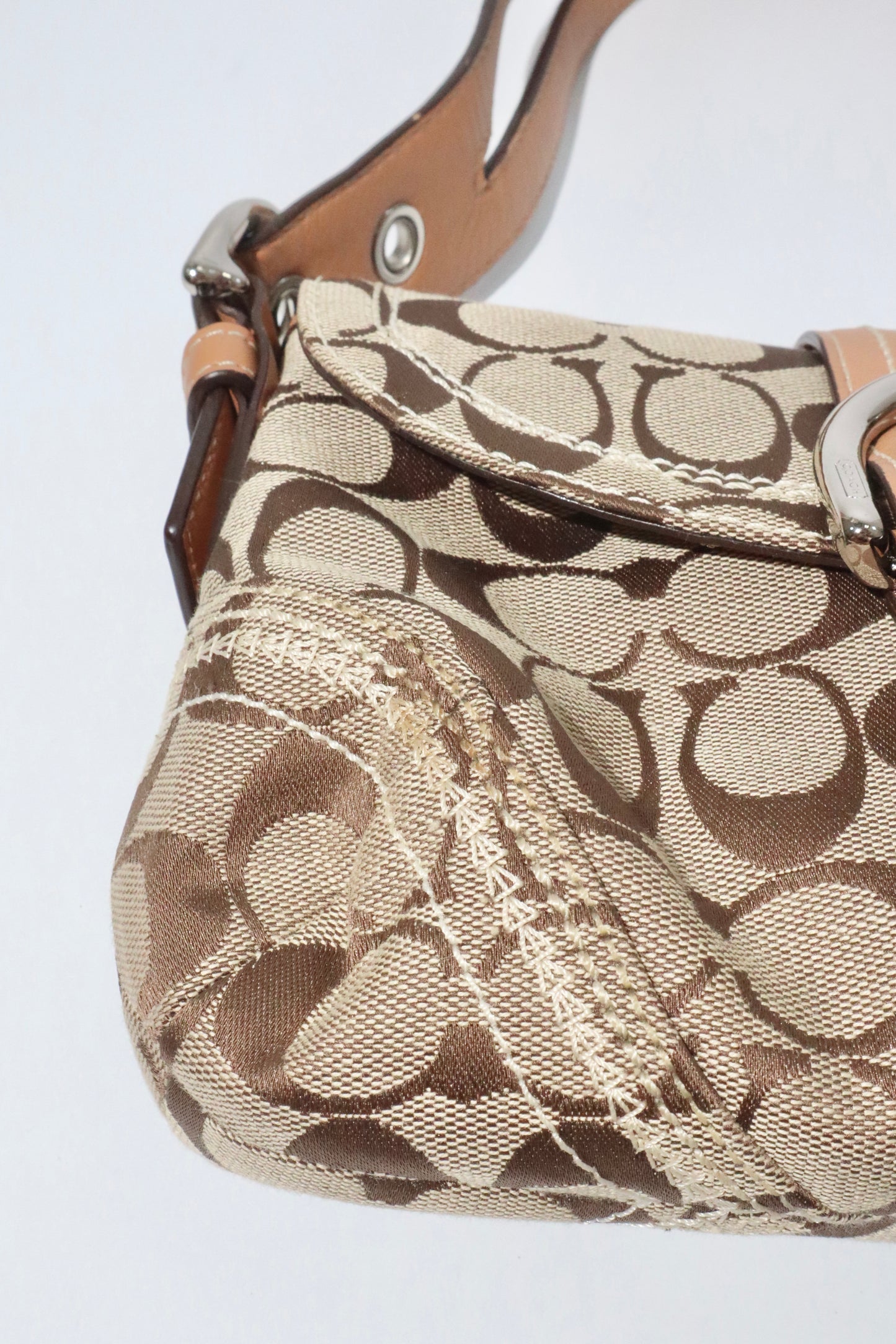 Coach Vintage 2007 Y2K Soho Belt Shoulder Bag in Tan - 100602