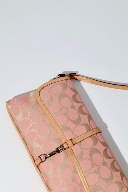 Vintage Coach 2002 Hampton Clip Demi Shoulder Bag in Peach flat lay close up of hardware