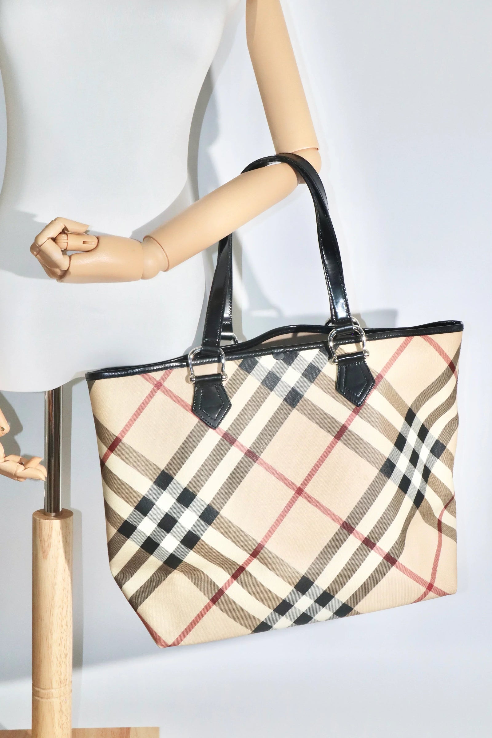 Burberry Nova Check tote bag vintage pre-loved UK