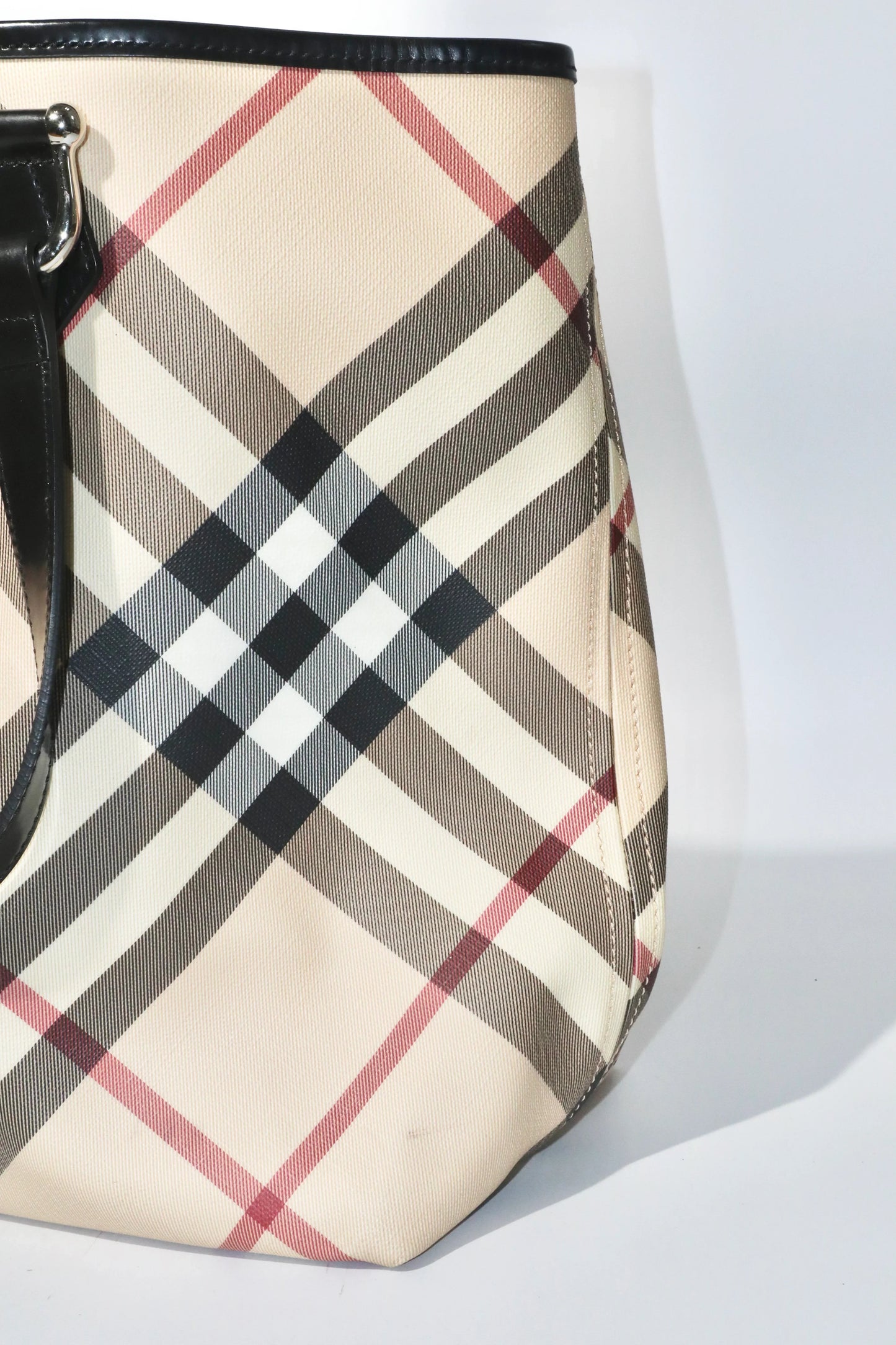 Burberry Pre-Loved Nova Check Tote - Girl Seazon