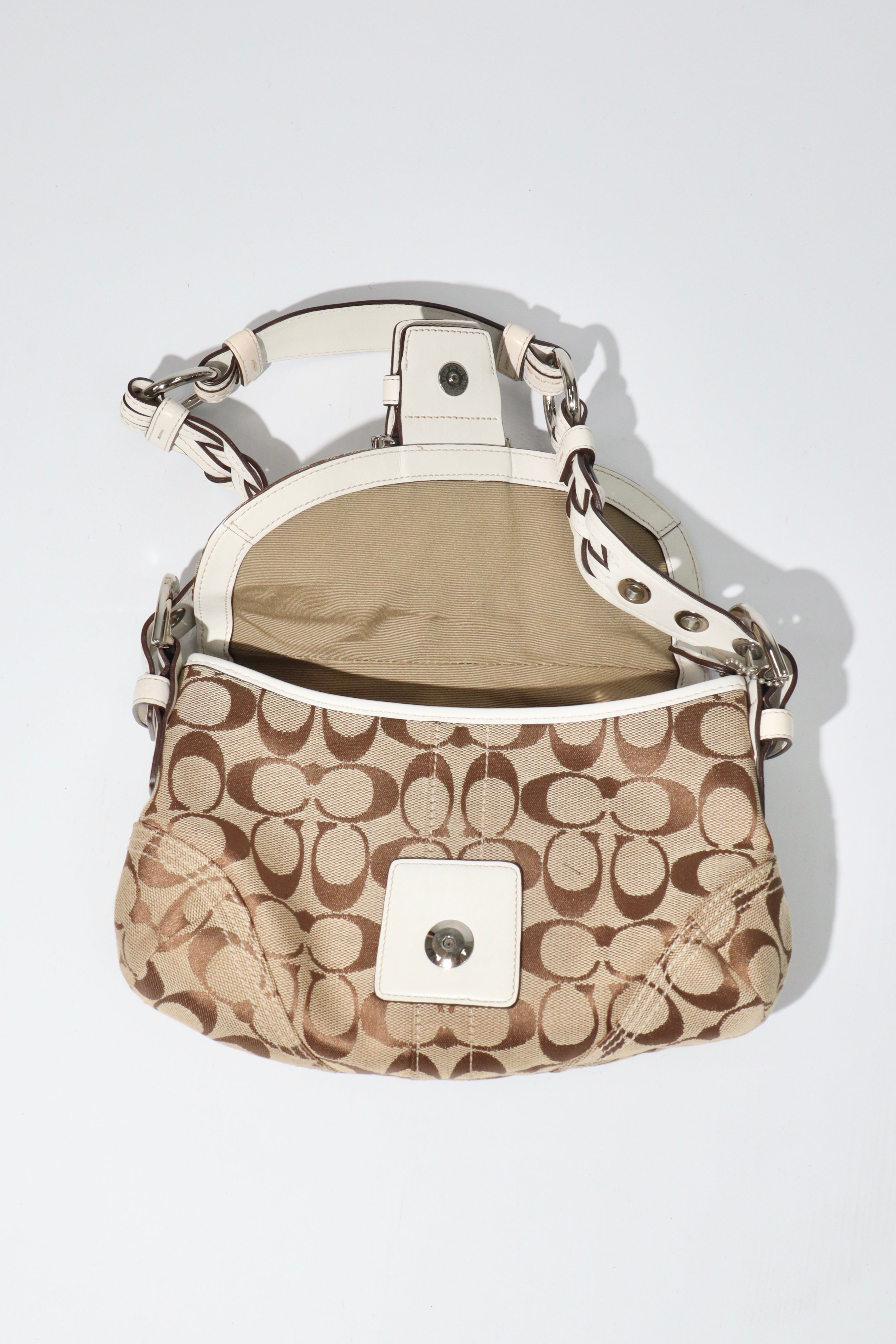 バッグ Coach Soho Bag Signature Beige Vintage Vintage Coach 2005 Signature Soho White Belt Shoulder Bag – Girl