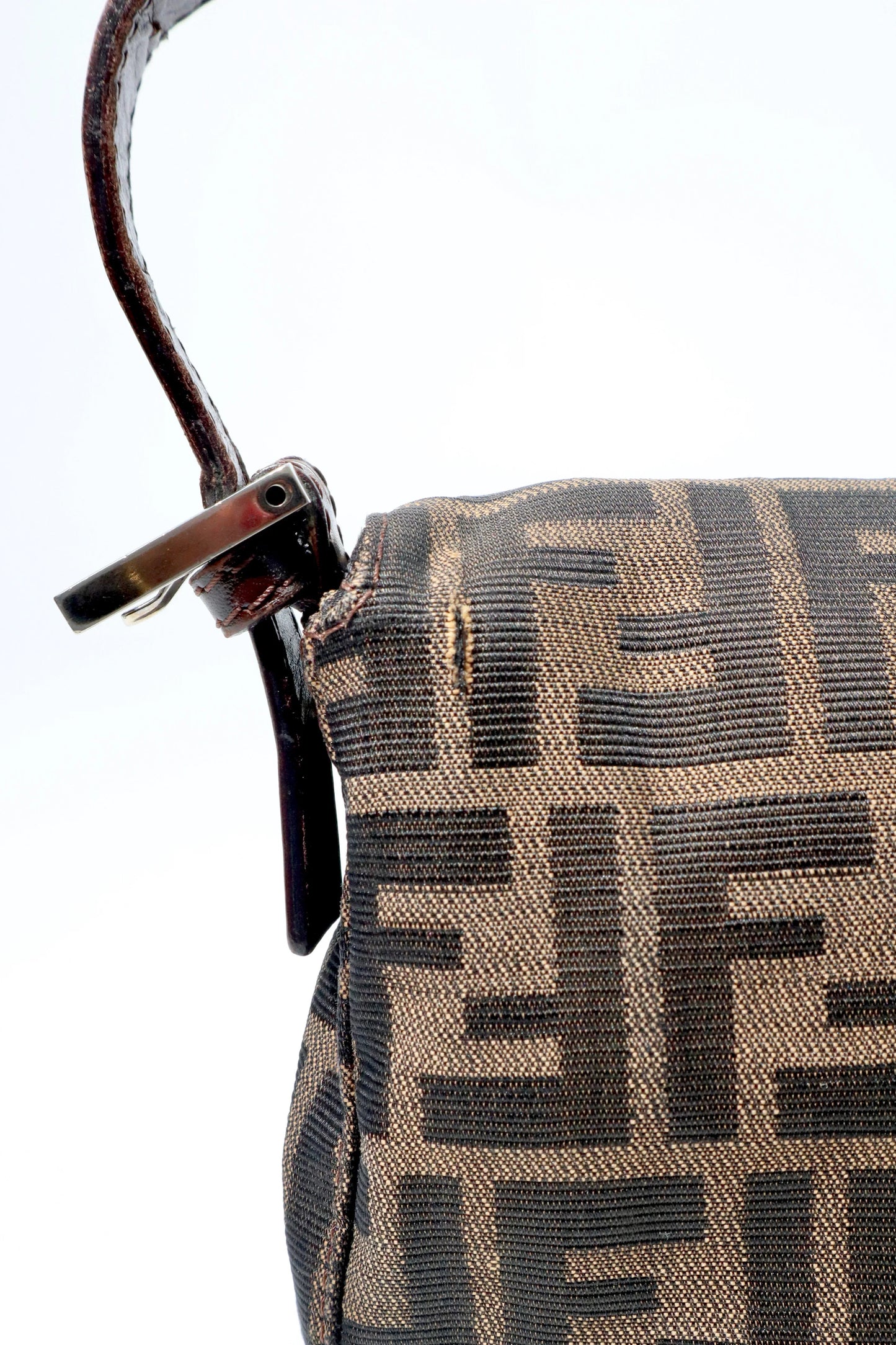 Vintage Fendi Classic Baguette In Brown - Girl Seazon