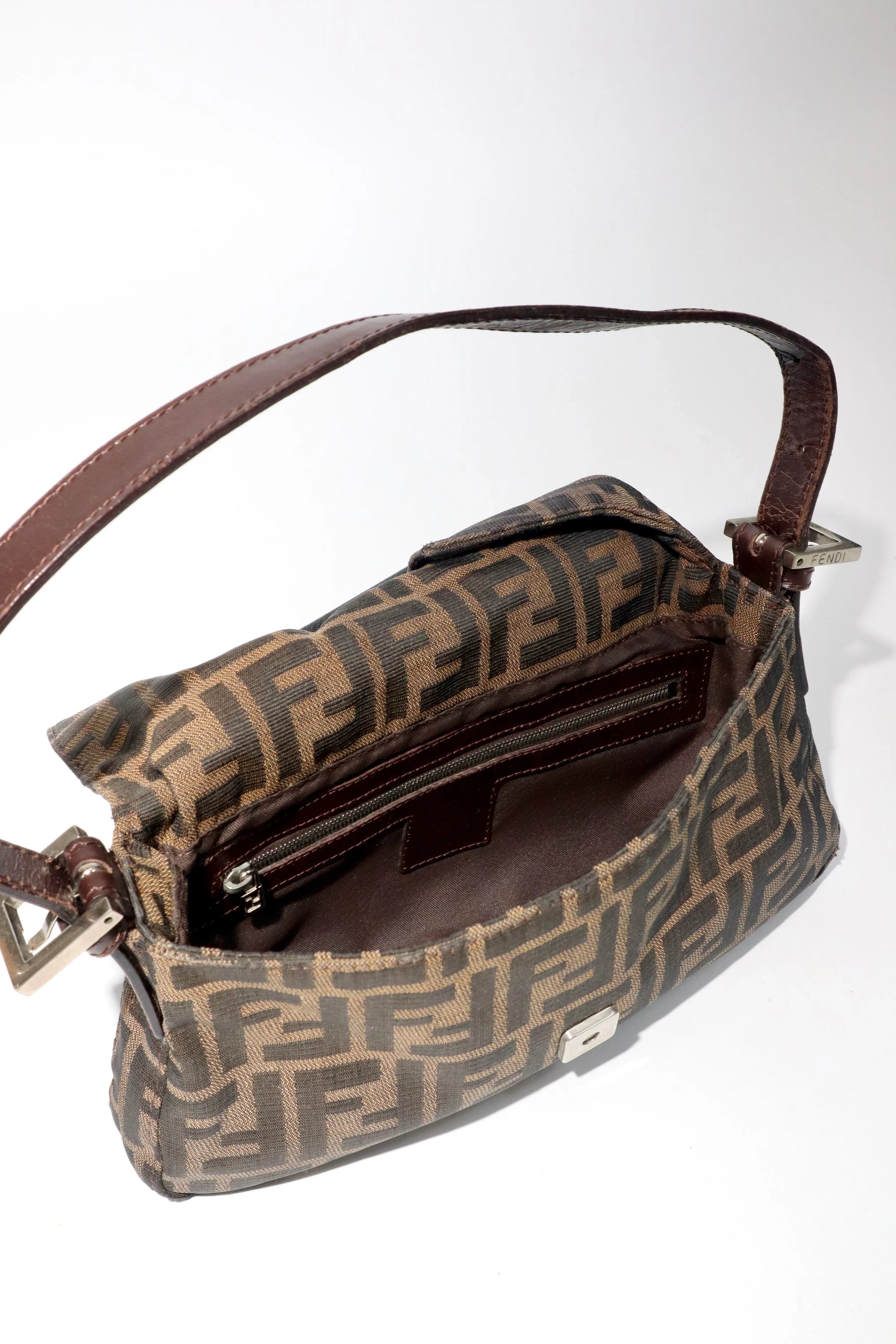 Vintage Fendi Classic Baguette In Brown - Girl Seazon