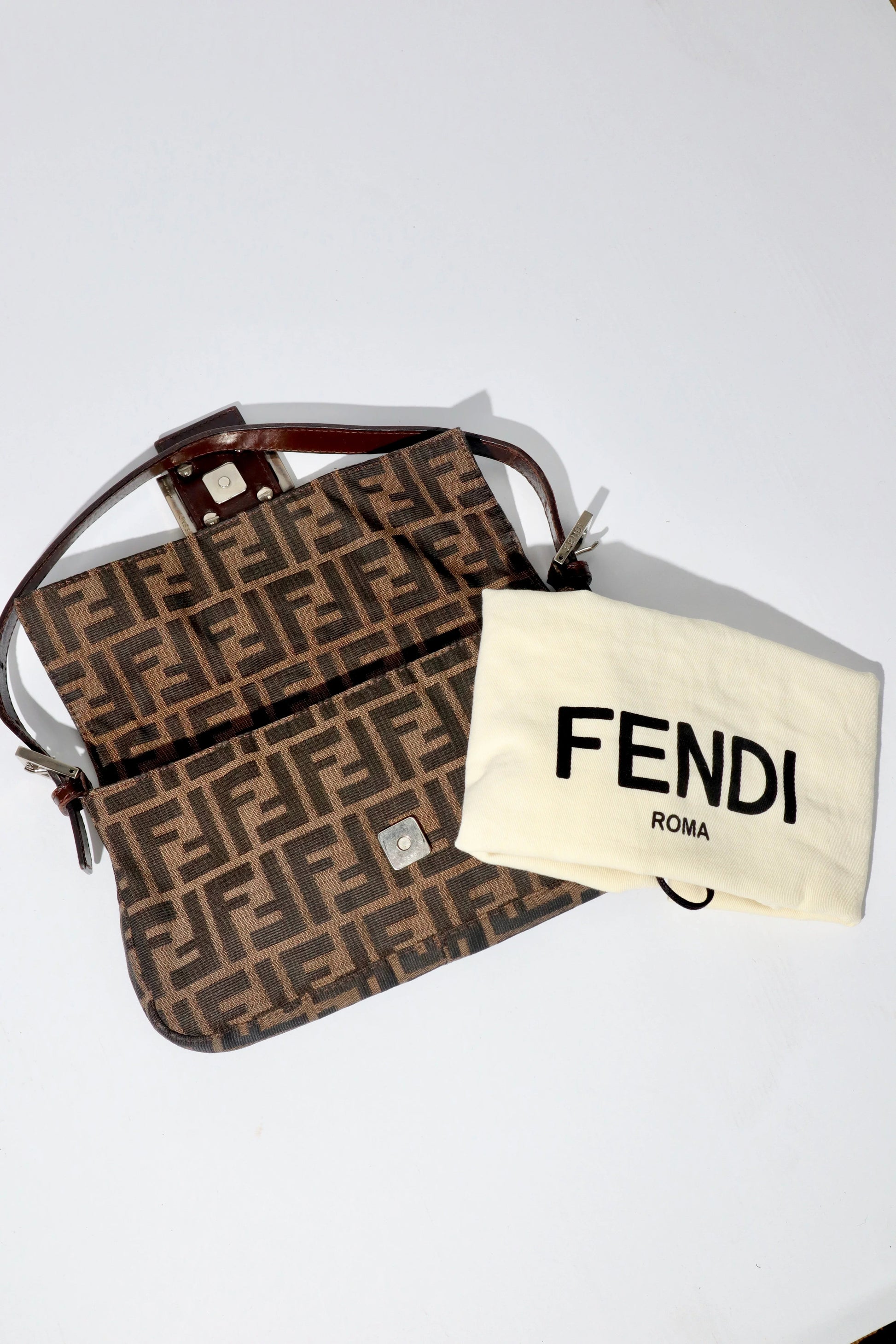 Vintage Fendi Classic Baguette In Brown - Girl Seazon