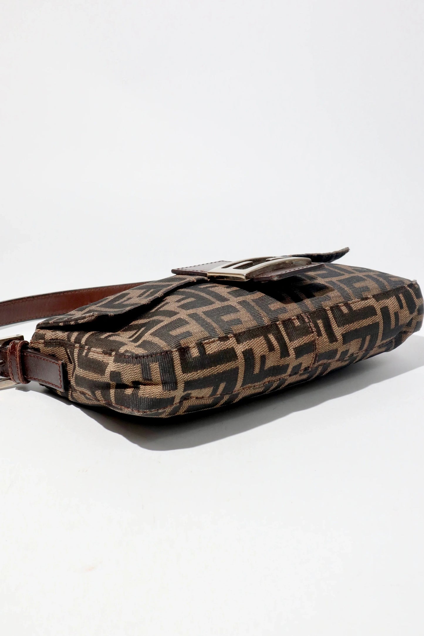 Vintage Fendi Classic Baguette In Brown - Girl Seazon