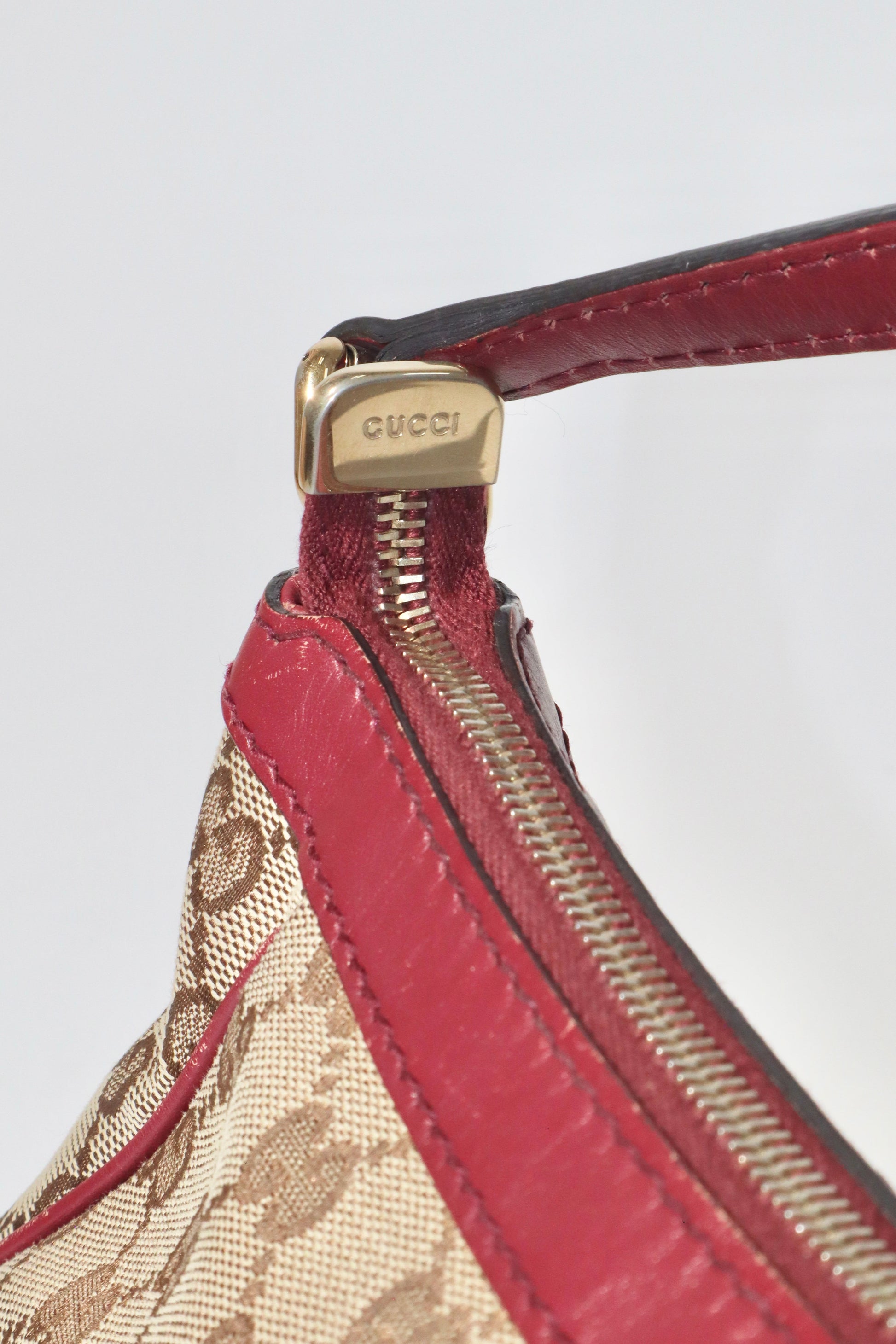 Vintage Gucci GG Canvas Bow Shoulder Bag in Brown & Burgundy - Girl Seazon