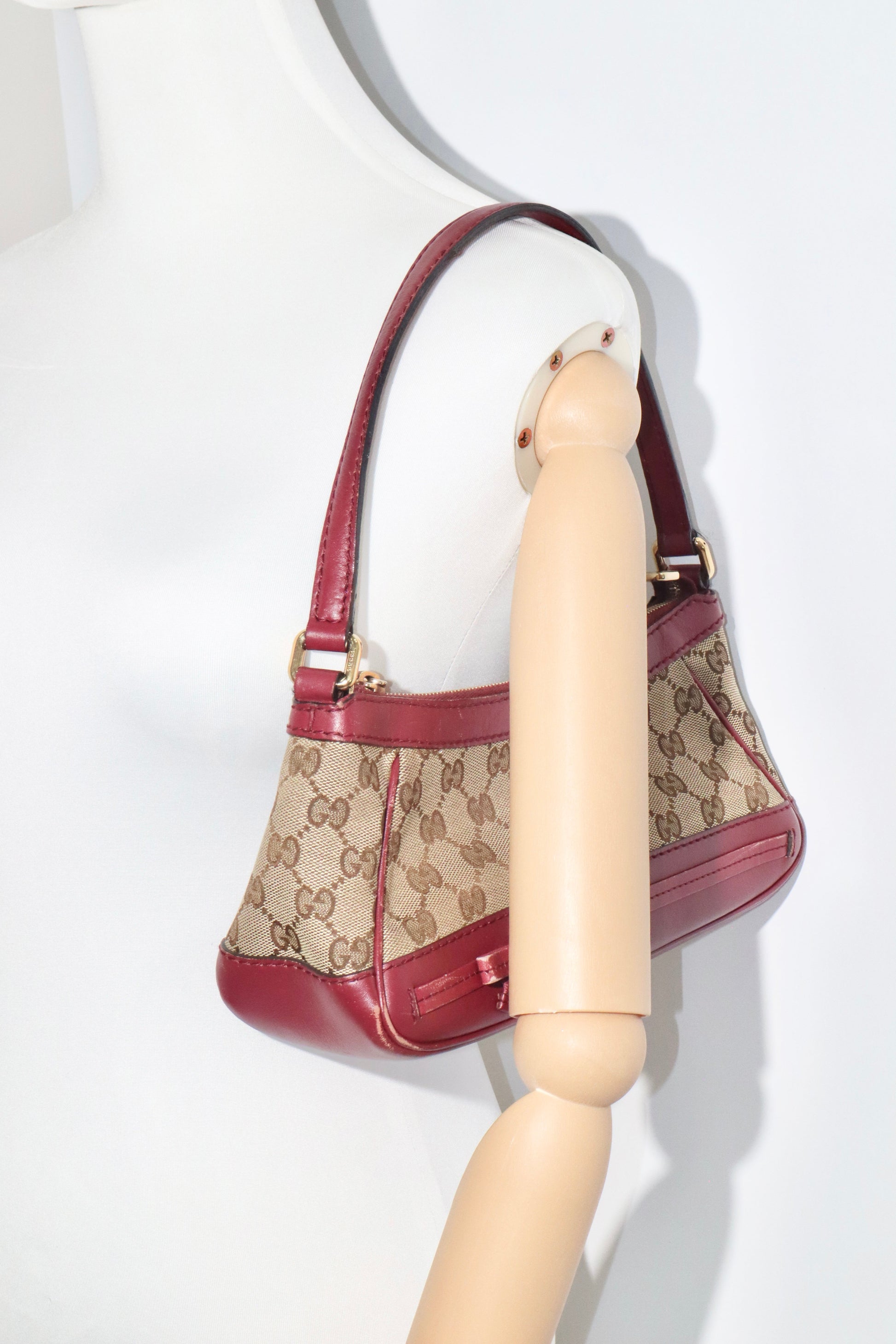 Vintage Gucci GG Canvas Bow Shoulder Bag in Brown & Burgundy - Girl Seazon